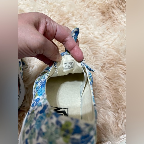 Vans Bow Ditsy Floral Slip On Sneakers - Picture 4 of 6